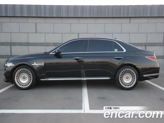 Genesis G90 2018 thumb 6