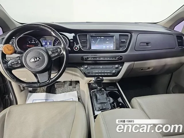 Kia Carnival 2014 thumb 5