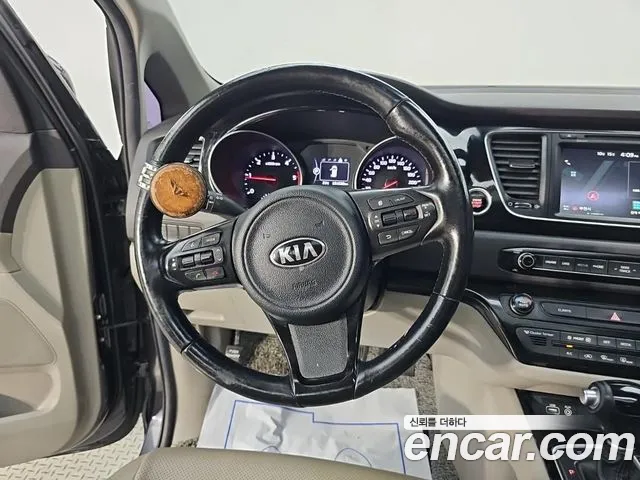 Kia Carnival 2014 thumb 9