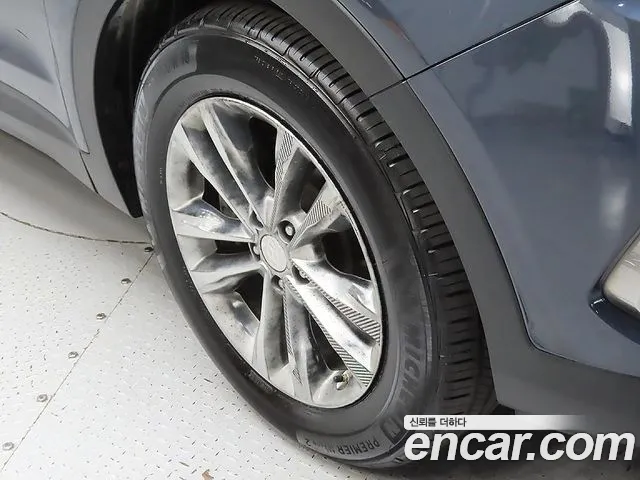 Hyundai Santa Fe 2017 thumb 5