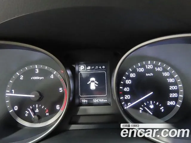 Hyundai Santa Fe 2017 thumb 8