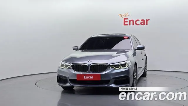 BMW 5-Series 2020 thumb 3