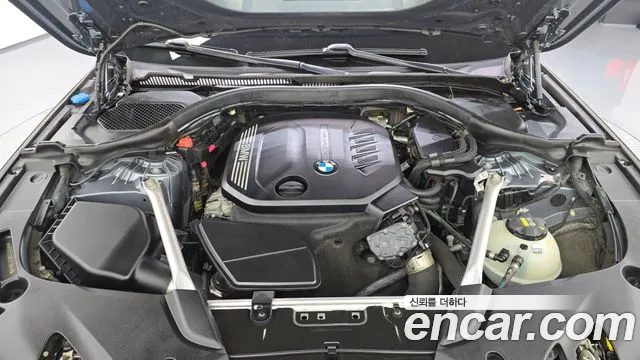 BMW 5-Series 2020 thumb 6