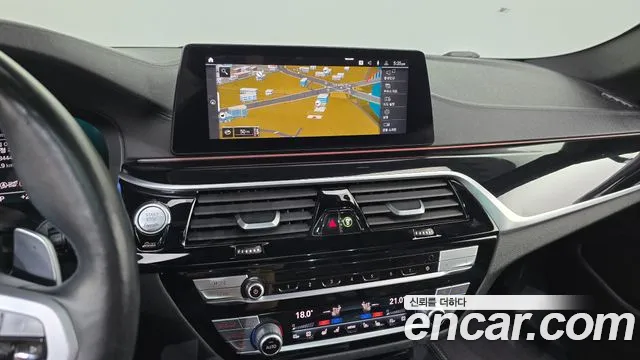 BMW 5-Series 2020 thumb 12