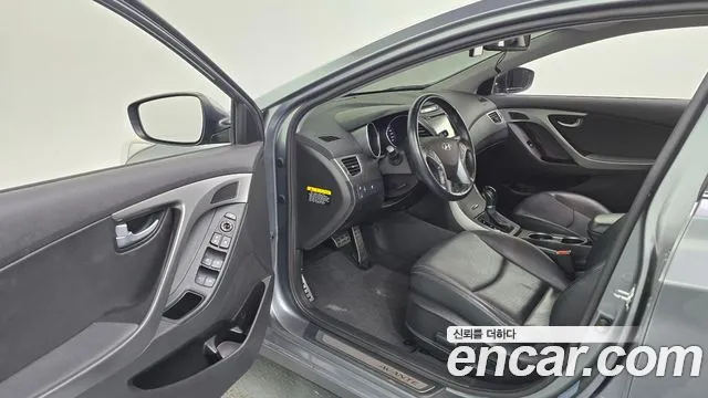 Hyundai Avante 2015 thumb 10