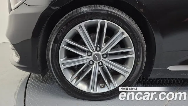 Genesis G80 2018 thumb 5