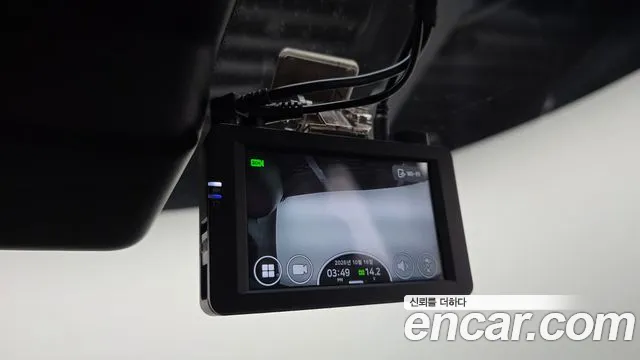 Genesis G80 2018 thumb 11