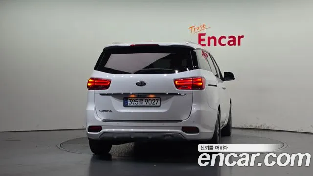 Kia Carnival 2018 thumb 4