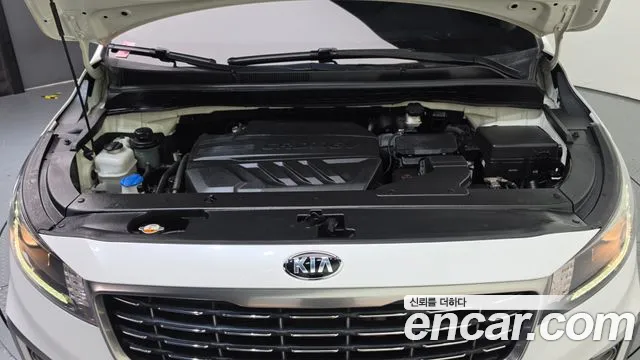 Kia Carnival 2018 thumb 6