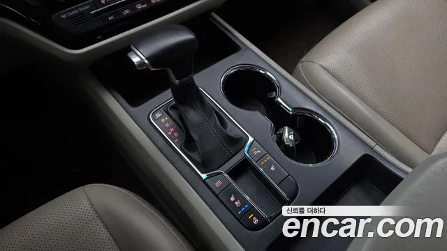 Kia Carnival 2018 thumb 9
