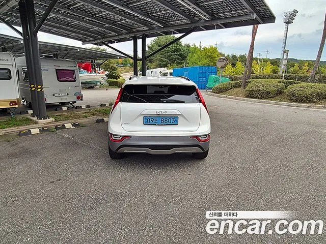 Kia Niro 2023 thumb 4