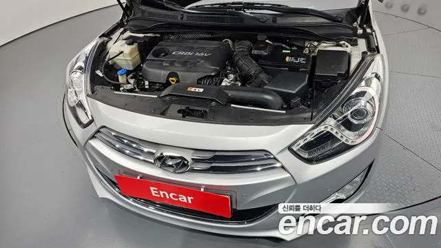 Hyundai i40 2012 thumb 6