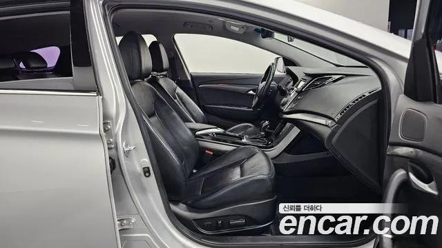 Hyundai i40 2012 thumb 11