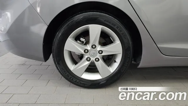 Hyundai Avante 2011 thumb 5