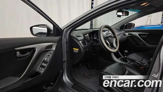 Hyundai Avante 2011 thumb 10