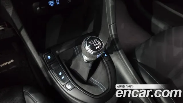 Hyundai Veloster 2019 thumb 9
