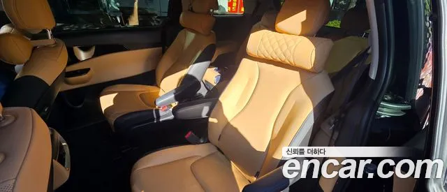 Kia Carnival 2021 thumb 3