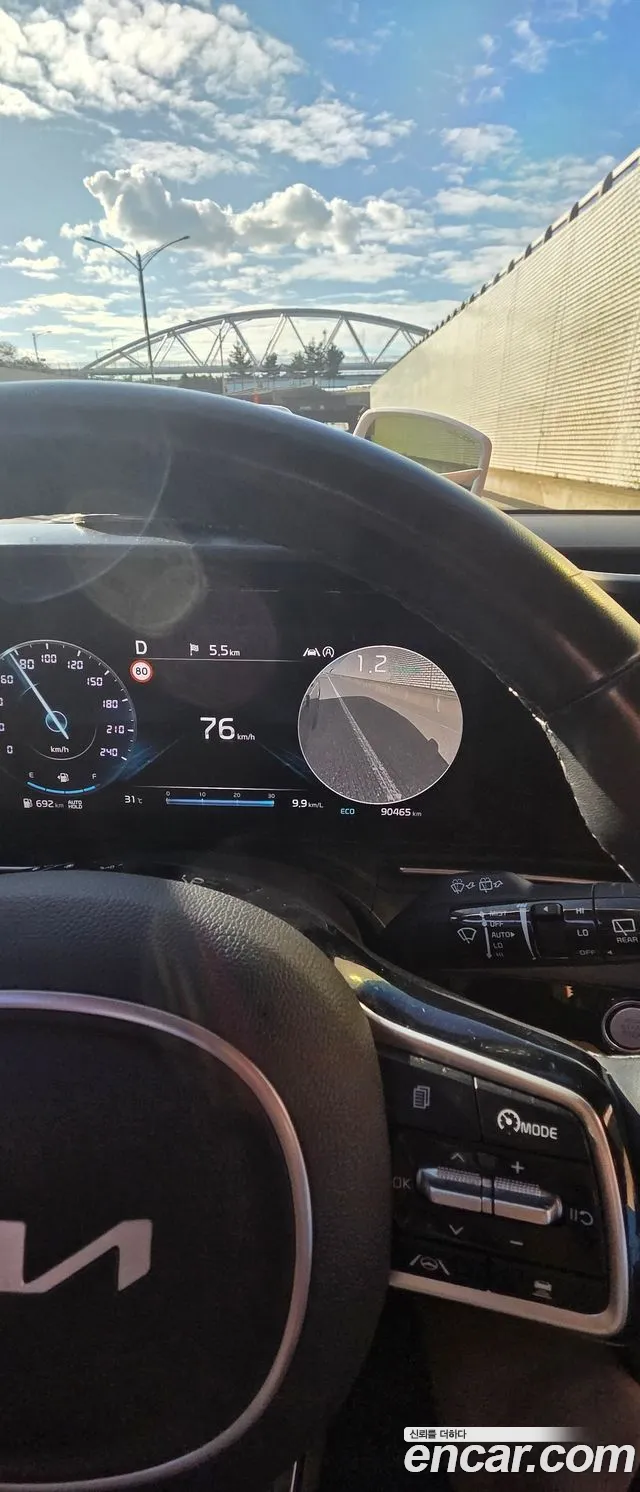 Kia Carnival 2021 thumb 4