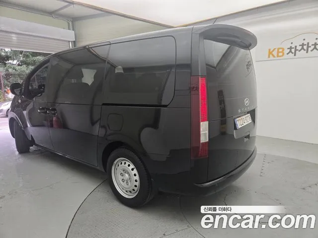 Hyundai Staria 2025 thumb 4