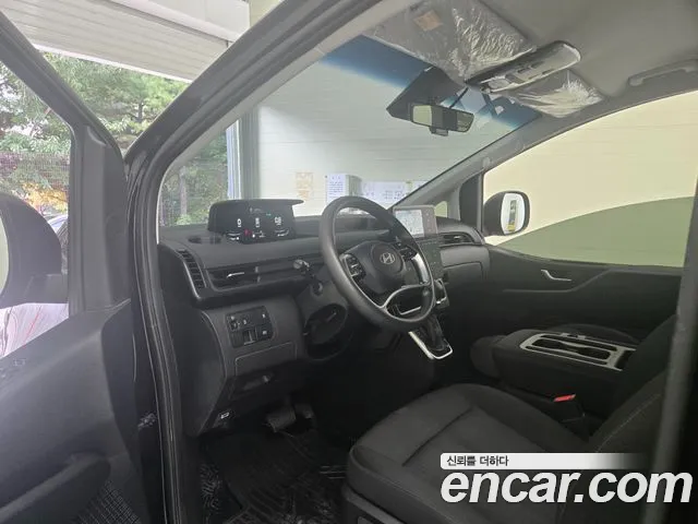 Hyundai Staria 2025 thumb 5