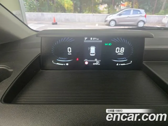 Hyundai Staria 2025 thumb 7