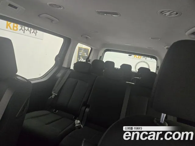 Hyundai Staria 2025 thumb 10