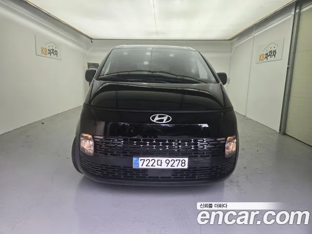 Hyundai Staria 2025 thumb 12