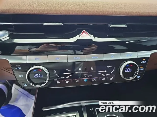 Genesis G80 2020 thumb 10
