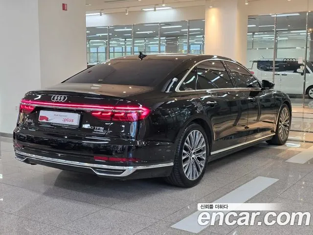 Audi A8 2021 thumb 2