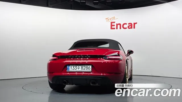 Porsche Cayman 2022 thumb 4