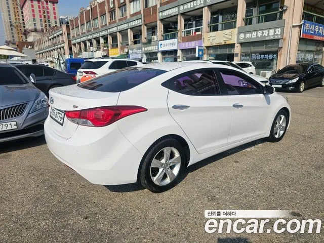 Hyundai Avante 2012 thumb 3