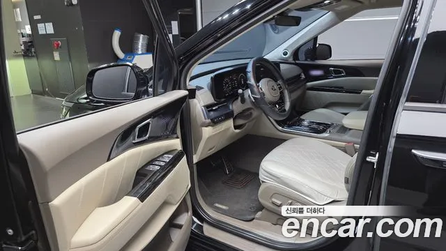 Kia Carnival 2021 thumb 10