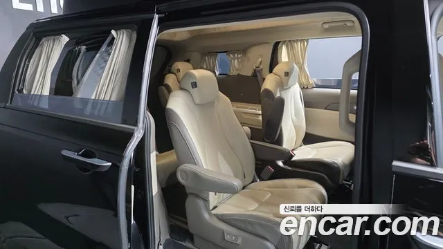 Kia Carnival 2021 thumb 11