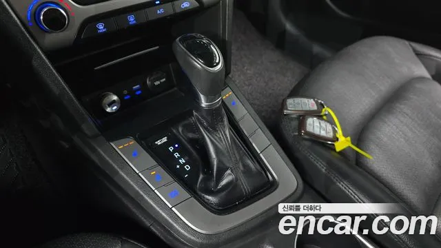 Hyundai Avante 2016 thumb 8