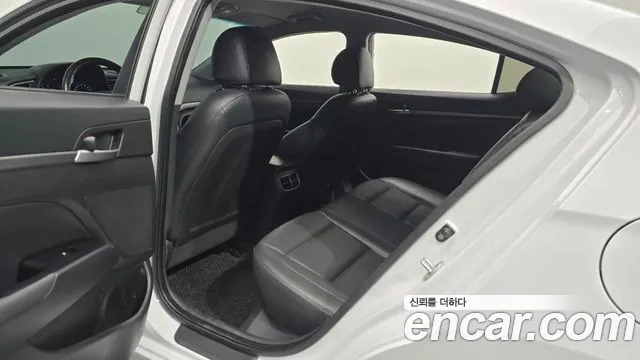 Hyundai Avante 2016 thumb 10