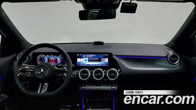 Mercedes-Benz GLA 2025 thumb 7