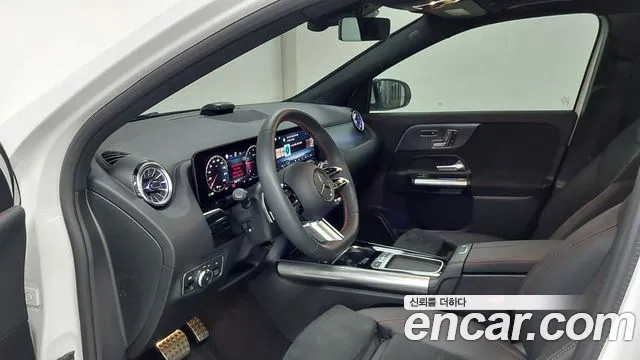 Mercedes-Benz GLA 2025 thumb 9