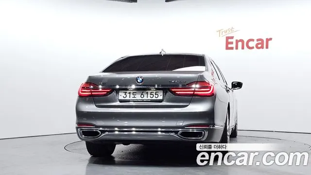 BMW 7-Series 2016 thumb 4
