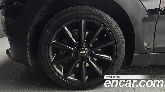 MINI Clubman 2020 thumb 4