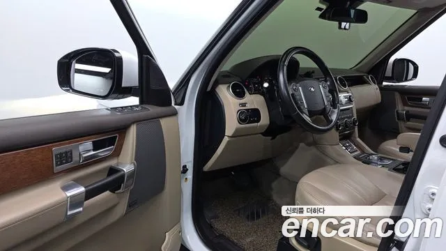 Land Rover Discovery 2016 thumb 10