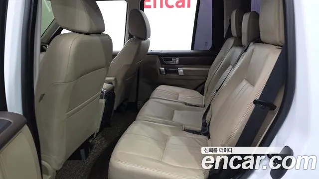 Land Rover Discovery 2016 thumb 12