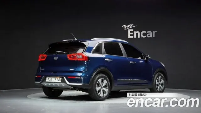 Kia Niro 2017 thumb 2