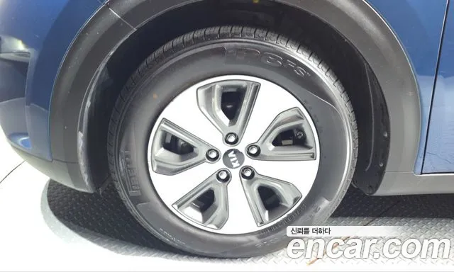 Kia Niro 2017 thumb 5