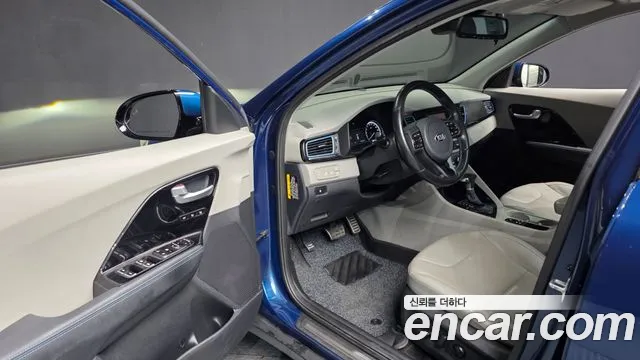 Kia Niro 2017 thumb 10