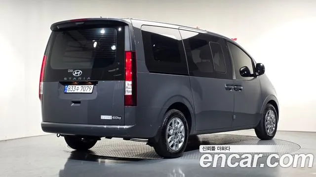 Hyundai Staria 2026 thumb 2