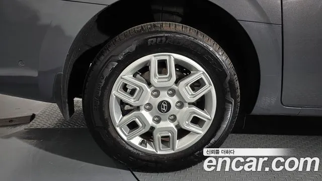 Hyundai Staria 2026 thumb 5
