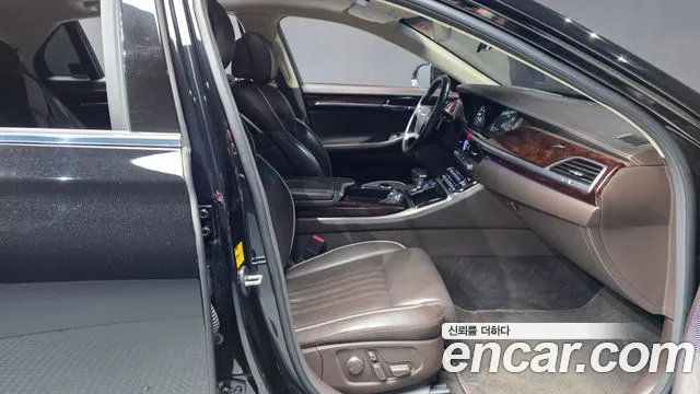 Genesis G90 2016 thumb 11