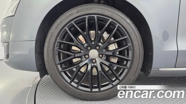 Audi A8 2016 thumb 5