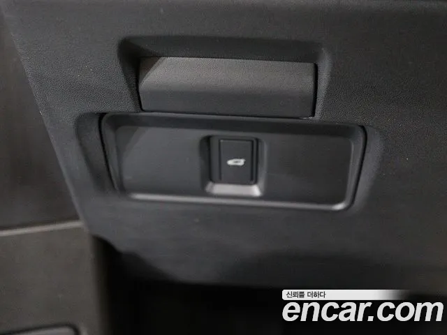 Land Rover Range Rover Evoque 2025 thumb 9