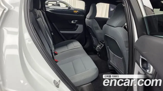 Polestar 2 2022 thumb 12